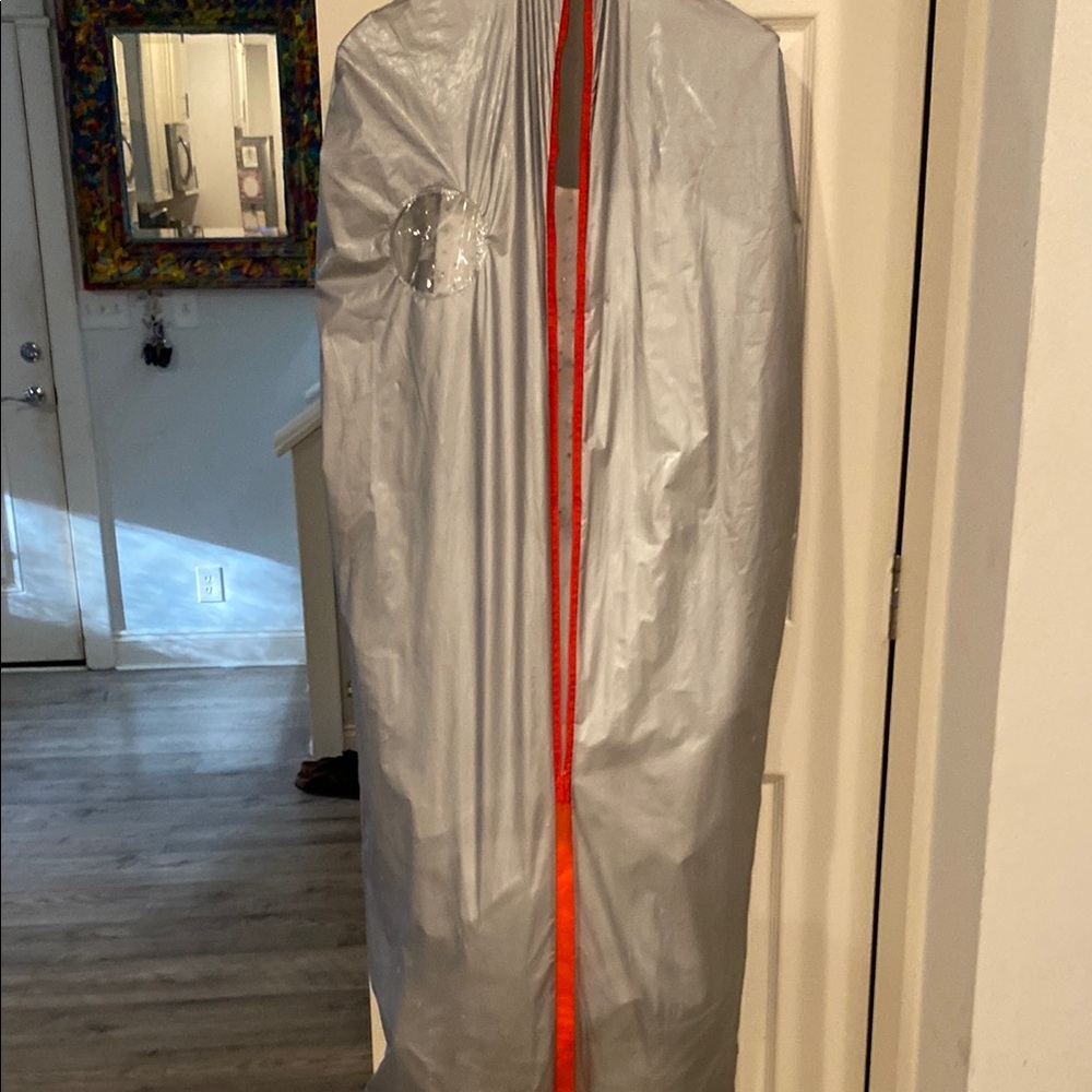 Elegant White Wedding Dress with Intricate Embroidery - Picture 13 of 14